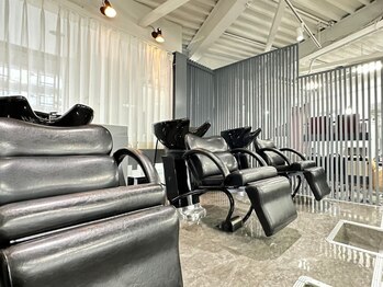 KING of hair by NOISM メンズサロン 梅田茶屋町店　メンズパーマ/ブリーチ/眉毛