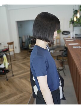 ルート(root) ミニボブ ブルーブラック 地毛風カラー 鹿児島