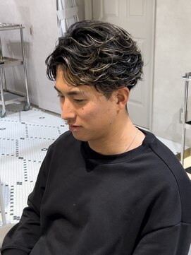 ゼスト リル 新宿(ZEST lill) フェザーパーマ フェザーショート メンズパーマ 新宿