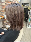 ダブルカラー ベージュ ボブ 顔周り レイヤー ブリーチ リタッチ