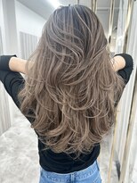 エトワール(ETOILE)&nbsp;レイヤーカット/シャドールーツ/バレイヤージュカラー/ブリーチ