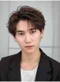 黒髪フェザーショート