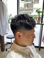 トニコ(toniko)&nbsp;ピンパーマ×フェード×ベリーショート×刈り上げ