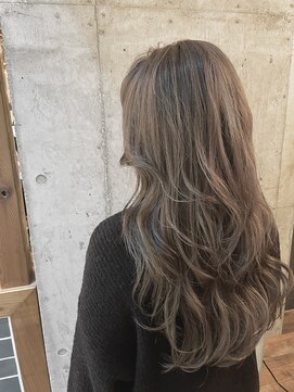 エース (ACE) ACE たっぷりレイヤーカット×アッシュグレージュ