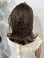 メリー オオサカ(Merly Osaka)&nbsp;上品スタイル！ミディアムレイヤー×艶ブラウンカラー