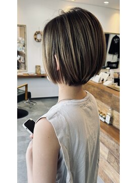 チル(Chill...) シャドールーツグラデーションボブ