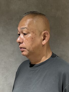 ブラッシュプレミア(BRUSH PREMIER) 左7:3 スキンフェード