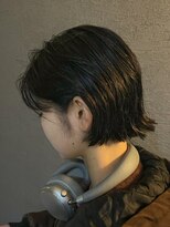 アルカナ 明治神宮前原宿(ARCANA)&nbsp;ブルーブラック　切りっぱなしボブ　ミニボブ