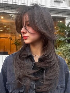 イル(iLe.) レイヤーカット/ウルフカット/バタフライレイヤー/外ハネボブ