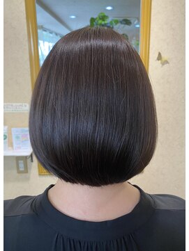 ヘアー リーフ(Hair Leaf) 艶髪レイヤーボブ
