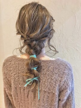 ラシェンテ エイジア 高槻(La Sente Aja) 編みおろしリボンアレンジ