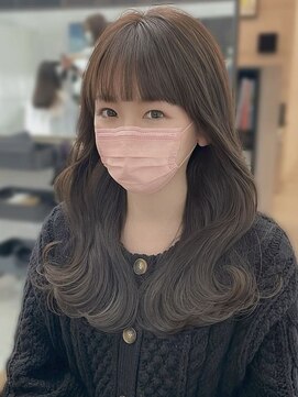 フォンズ(FONS) 大人可愛いレイヤーミディアム くびれヘア 小顔顔まわりカット