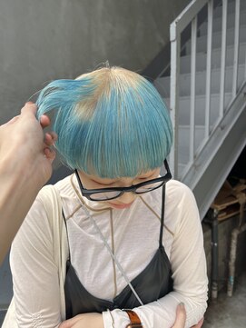 ビビト(bibito) bibito ルーツカラー　ブルー　水色　ブリーチ　マッシュ