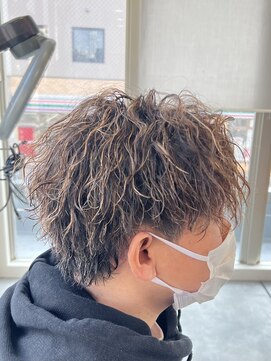 バース バイ ハピネス(BIRTH by happiness) ツイストスパイラルパーマツイストパーマメンズマッシュパーマ