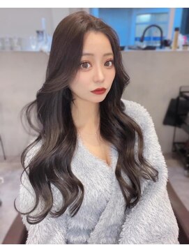 シー(SEA) 色気ヘア！センターパート/ミルキーグレージュ