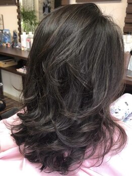 美容室 ドレス(DRESS)の写真/肌や髪はもちろん、環境にも優しいこだわりの商材【ビーワン】使用☆自然派志向の大人女性にオススメ◎