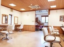 ビーム バイ ヘア(Beam by Hair)の雰囲気（広々とした店内＊スタッフも和気あいあいと和やかな雰囲気です！）