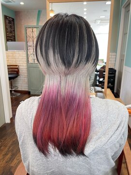 フェイス(faith) ホワイトシルバー×レッド×エンドカラーの個性派スタイル