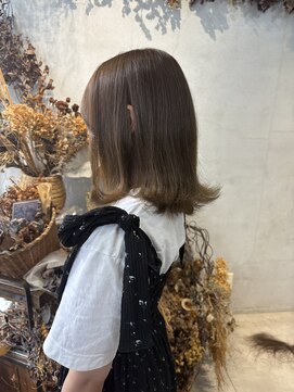 ミント(mint) ブリーチなしダブルカラーで明るめ柔らかオリーブベージュ