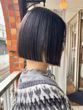 ディルト 代々木上原(DILT) モード切りっぱなしボブ黒髪ミニボブフラットボブ前下がりボブ