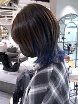 ロリム(RorriM)&nbsp;ウルフカット レイヤーカット インナーカラー インナーブルー