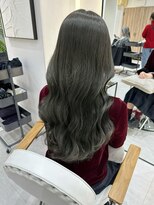 ジーナ ガーデンズ千早(Zina)&nbsp;くすみオリーブグレージュ 千早 美容室