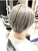 ショートボブ×シルバーアッシュ