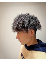 ニコ ヘアリラクゼーション(Nico hair relaxation) ビジネスカジュアル20代ツイストスパイラルパーマツーブロック