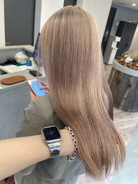 ルーブ トウキョウ(Loob. TOKYO) ハイトーンミルクティーベージュカラー韓国風ワンホンロングヘア