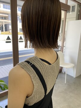 キートス 高知店(kiitos) パツっと切りっぱなしボブ