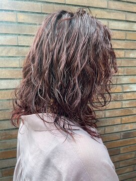 ヴァージ(Verge) レイヤーカット/ウェーブパーマ/前髪/こなれミディ[代官山駅]