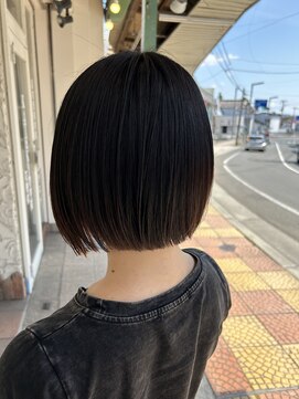 ナディアバイカリス(Nadia by charis) 切りっぱなしボブ|ショートボブ| ミニボブ| レイヤーボブ