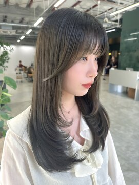 ソピ バイ インビテーション(sopi by invitation) ハイレイヤー レイヤーカット 顔周りカット オリーブグレージュ