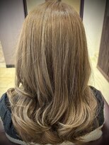 トレセッテ(tre sette)&nbsp;イルミナカラー/ムーンライト/メッシュ/ミディアムスタイル