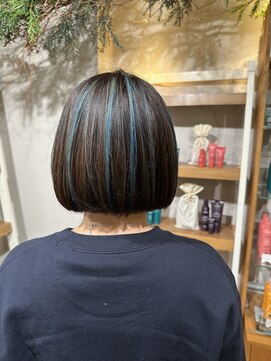 トリコ 柏(tricot) 細めハイライト/ブルーカラー/ボブ/ショートボブ