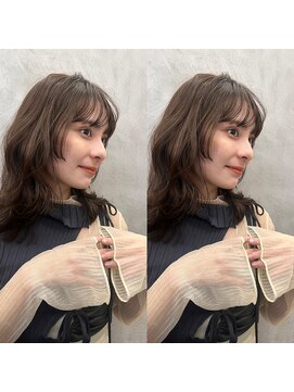 ロンドプロフィール 浦和(Lond profil) 前髪カット顔まわりくびれレイヤー外ハネミディ