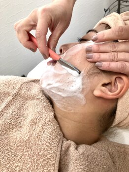 アンドエイチ(and H)の写真/シェービングエステができる大人女性の為のサロン。髪だけではなくお肌のケアもしたい方にオススメです