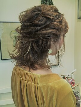 エクー(ECOO) 【　ニュアンスハーフアップ　】