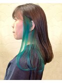 インナーカラー×ブルーグリーン個性派抜け感セミディ