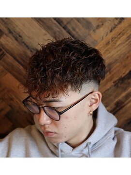 バーバーショップ スバル(BARBERSHOP SUBARU) <理容室><バーバー>ロイドスペインカール