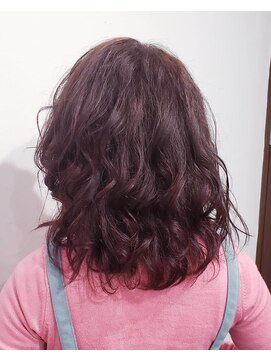 ミリ 国分寺(Mili) ミディアムウェーブスタイル&レッドブラウンカラー