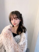 エル 北千住(elu)&nbsp;ガーリーレイヤー_カーキグレージュフェザーバング