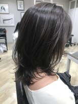 アトリエナガノ(atelier nagano)&nbsp;ニュアンスカラー/センターパート/ツヤ髪スタイル/ブルージュ