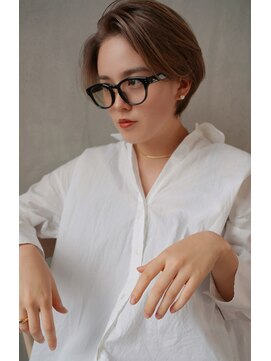 ヨーク(YOKE) 大人ショートヘアハンサムベージュダブルカラー20代30代40代