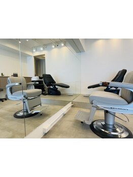 お仕事帰りにも◆男性オーナーが経営するプライベートサロン。男性目線で"髪のお悩み"を解決します！