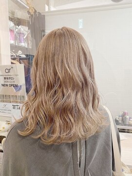 リラ バイ ミラ 新宿(LILA by MILA) ＊ベージュカラー