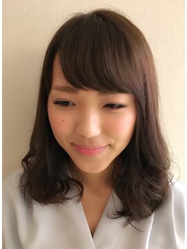 ロンド 銀座(Lond) 柔らかアッシュベージュセミディ 担当 本田奈穂美