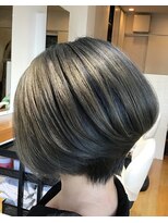 ヘアーズカフェ アン(HAIR'S CAFE an) 前下がり