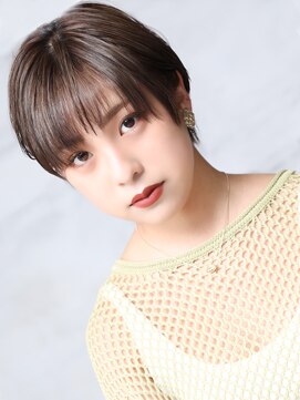 クラッチ ユニ(CLUTCH uni) 大人可愛い小顔美髪ツヤ髪くびれショートシアーグレージュA5