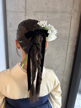 ルラブランシェ(Rula branche) 卒業式ポニーツインヘア